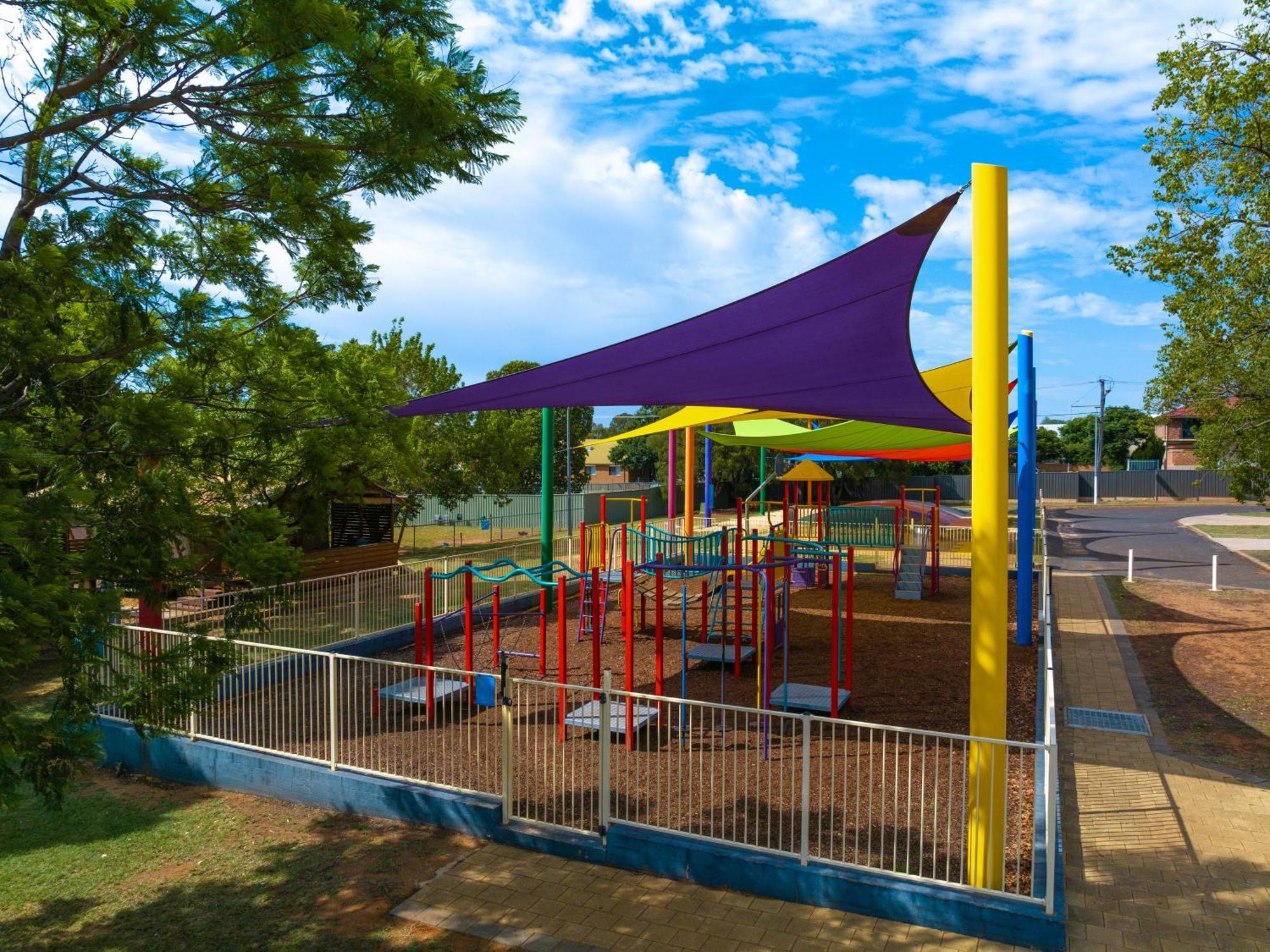 Nrma Dubbo Holiday Park Hotel Exterior photo