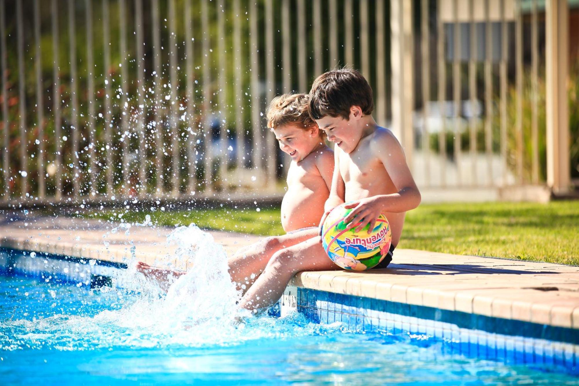 Nrma Dubbo Holiday Park Hotel Exterior photo