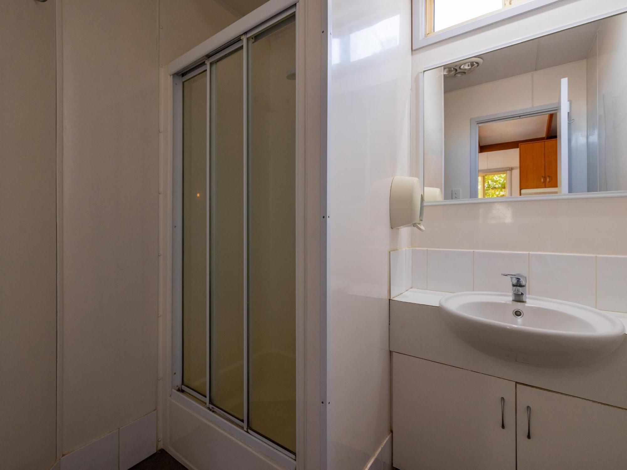 Nrma Dubbo Holiday Park Hotel Room photo