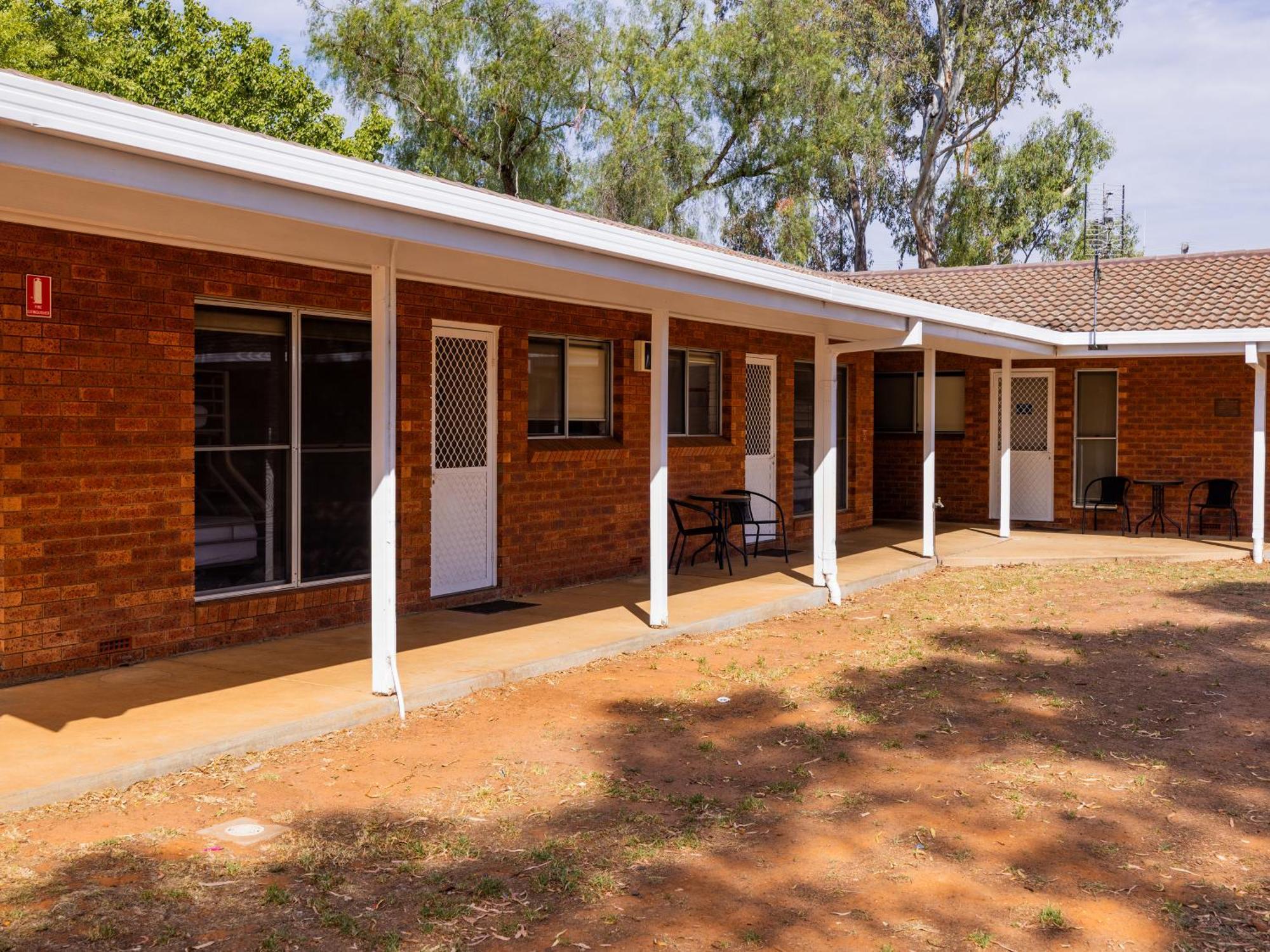 Nrma Dubbo Holiday Park Hotel Room photo