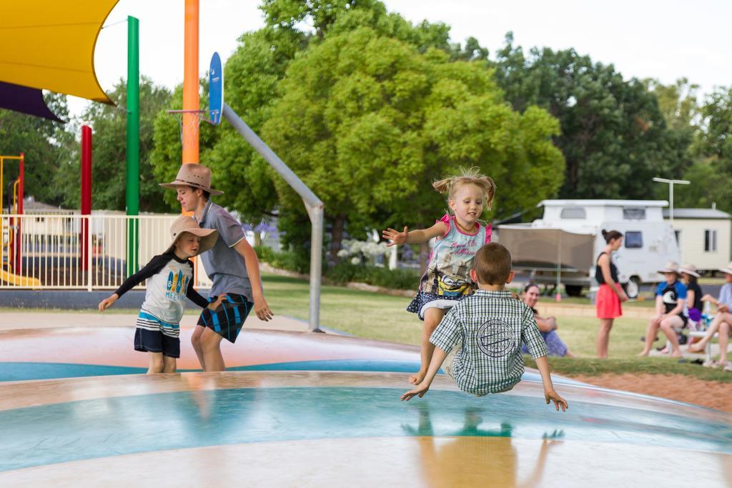 Nrma Dubbo Holiday Park Hotel Exterior photo