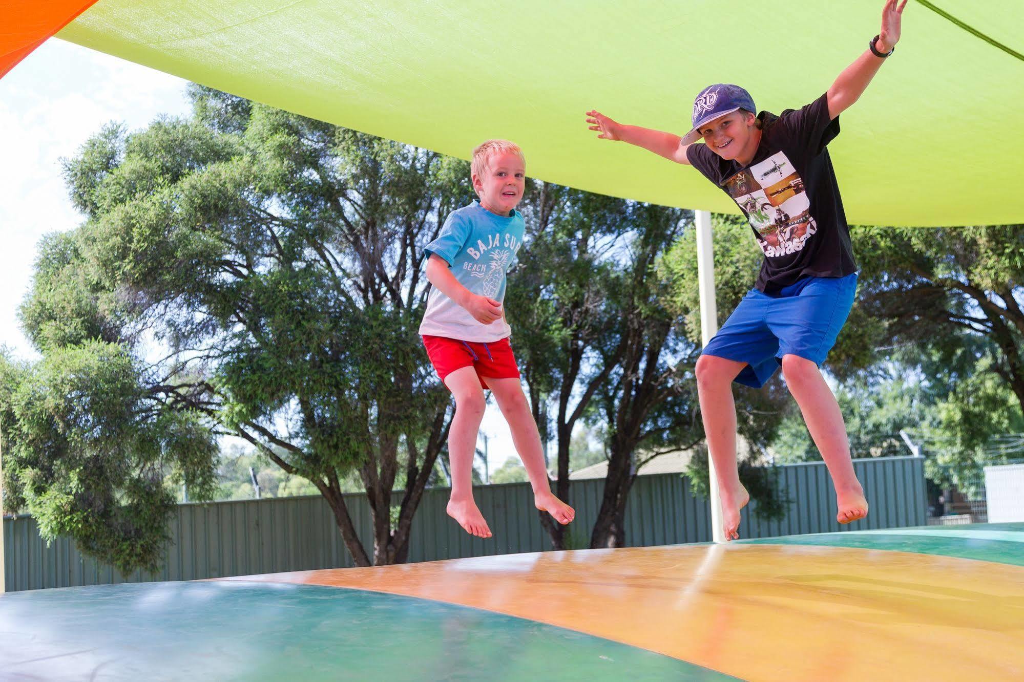 Nrma Dubbo Holiday Park Hotel Exterior photo