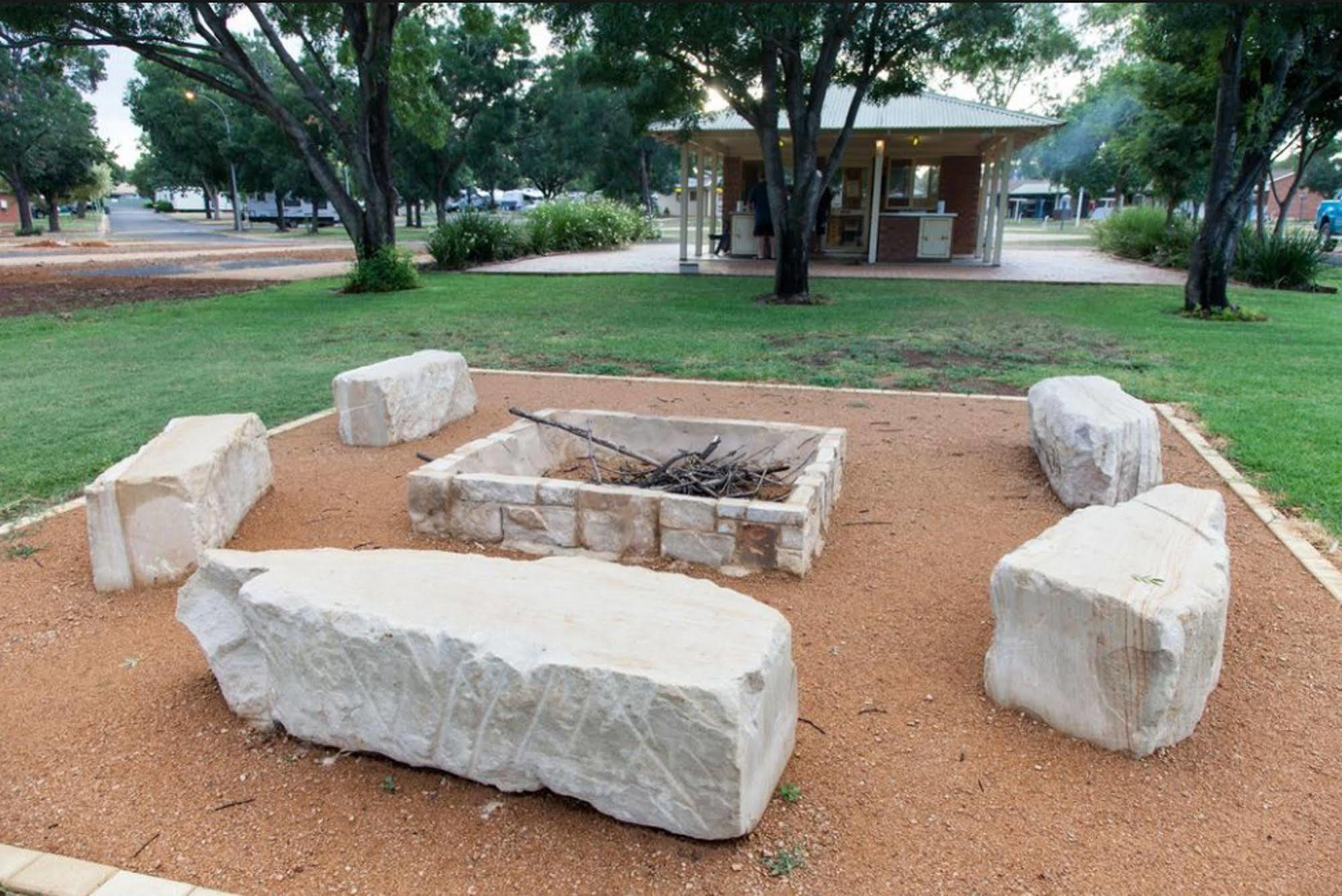 Nrma Dubbo Holiday Park Hotel Exterior photo